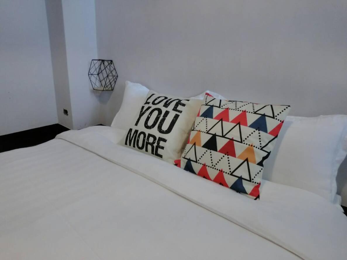 湘品旅館xiang Pin Hotel-有人旅宿東大門夜市湘品館-無電梯無電視 訂房後請注意訊息加line聯繫我 مدينة هوالين المظهر الخارجي الصورة